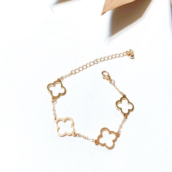 Gold flower bracelet S577 - Picture 1 of 2